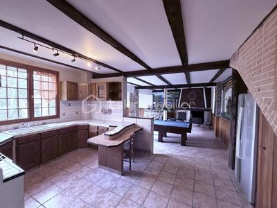 Maison - 205 m² - 7 pièces