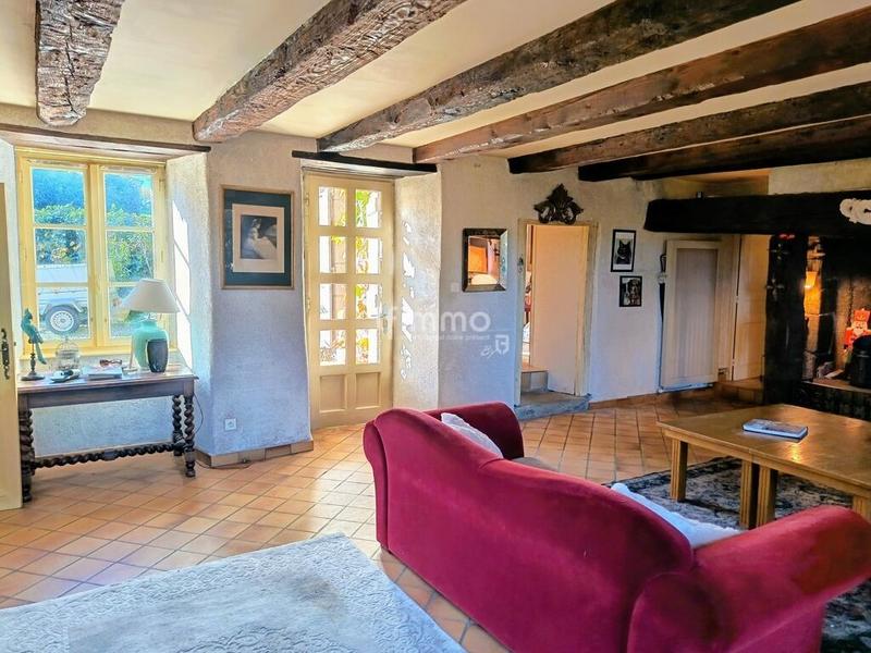 Maison - 312 m² - 11 pièces