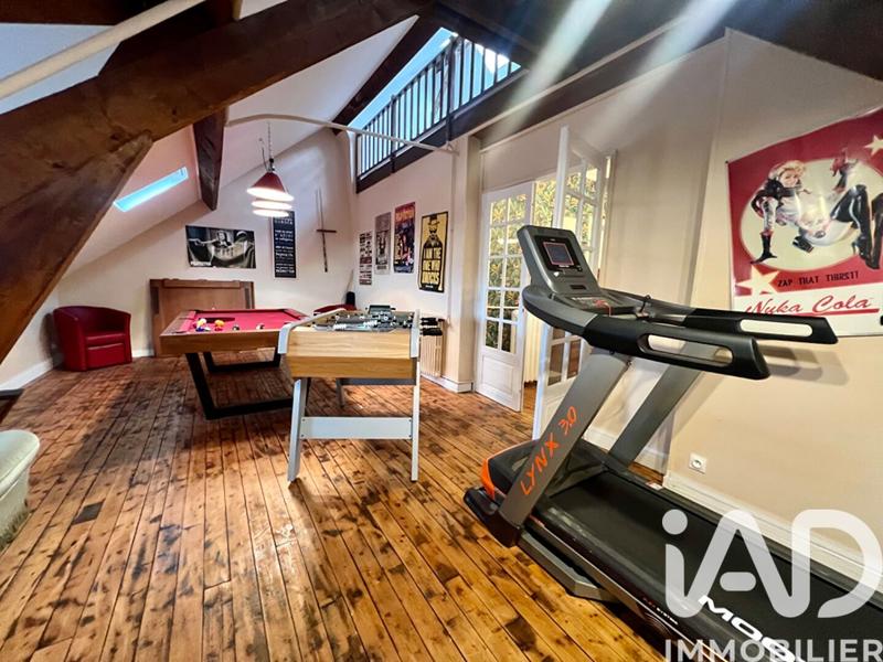 Maison - 244 m² - 9 pièces