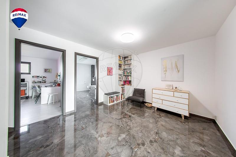 Maison - 181 m² - 6 pièces