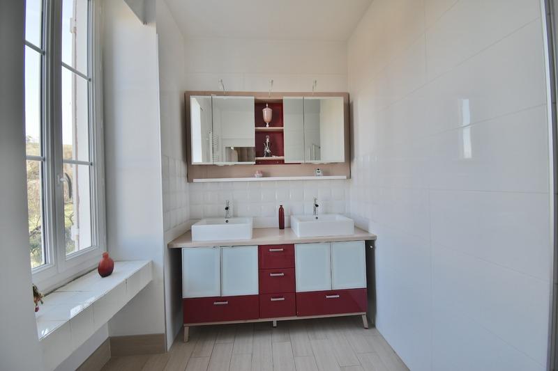 Propriété - 435 m² - 10 pièces