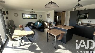 Maison - 96 m² - 4 pièces