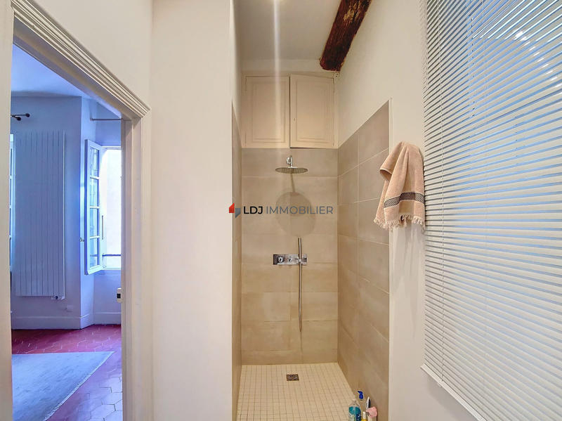 Maison - 300 m² - 9 pièces