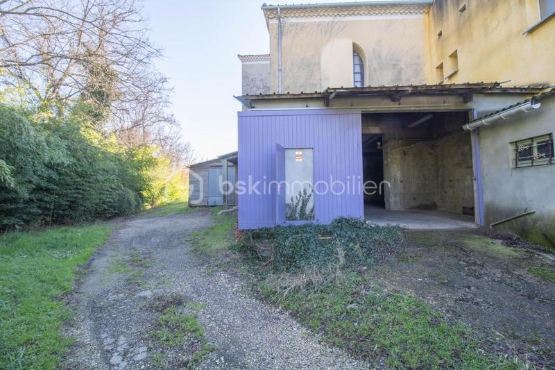 Grange - 303 m² - 1 pièce