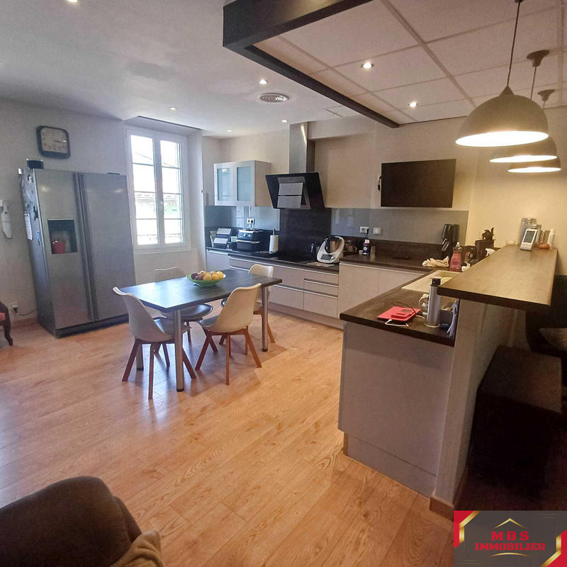 Maison de village - 250 m² - 8 pièces