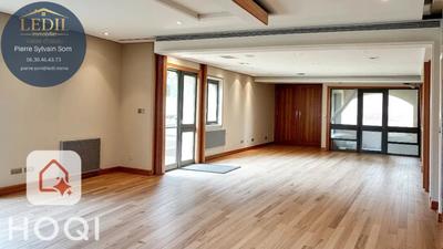 Local commercial - 291 m² - 1 pièce