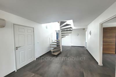 Appartement - 250 m² - 4 pièces