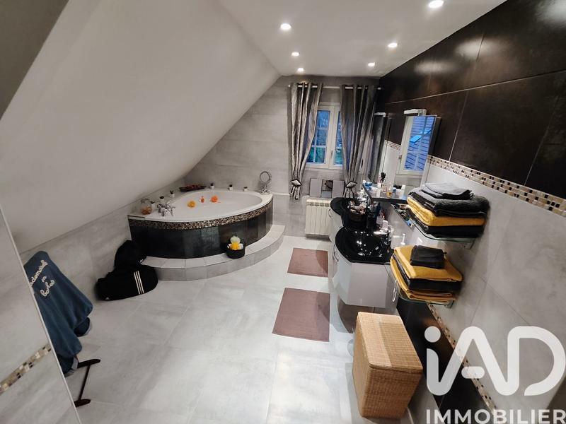 Maison - 184 m² - 5 pièces