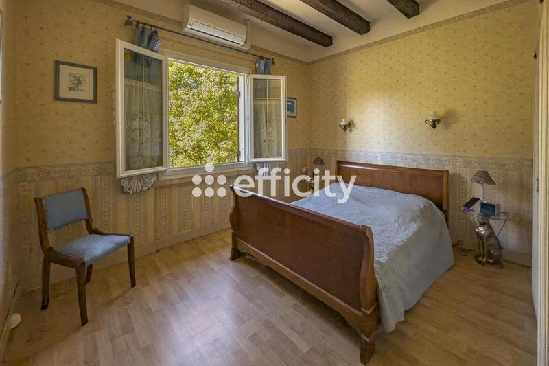 Demeure - 210 m² - 6 pièces