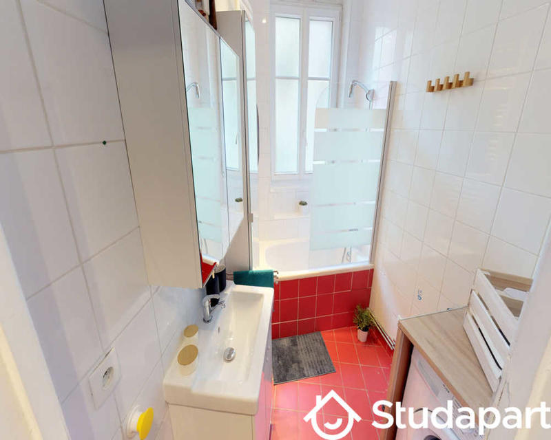 Chambre - 130 m² - 1 pièce