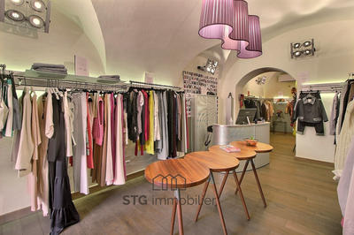 Fonds de commerce - Local commercial - 100 m²