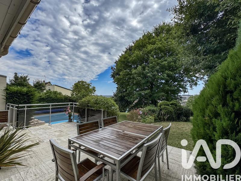 Maison - 120 m² - 7 pièces