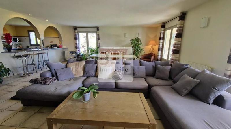 Villa - 232 m² - 11 pièces