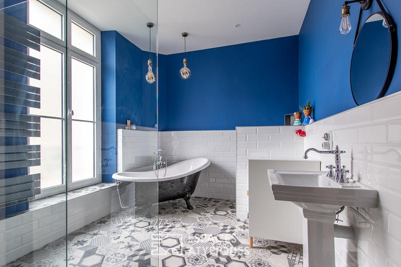 Maison - 245 m² - 13 pièces