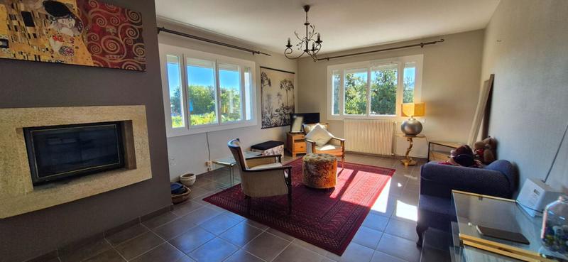 Maison - 230 m² - 8 pièces