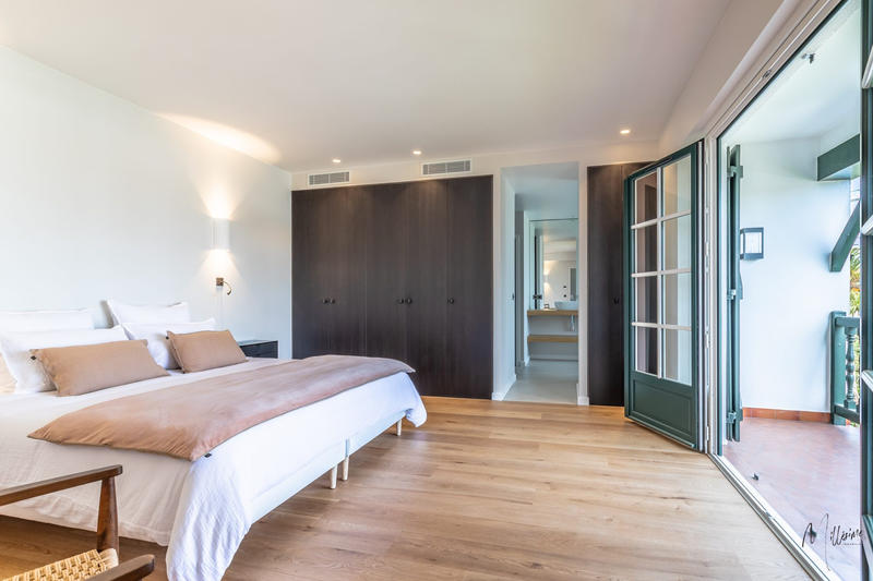 Maison - 290 m² - 8 pièces