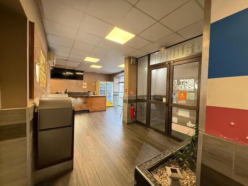 Local commercial - 100 m² - 2 pièces