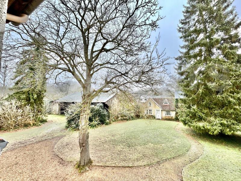 Maison - 360 m² - 13 pièces