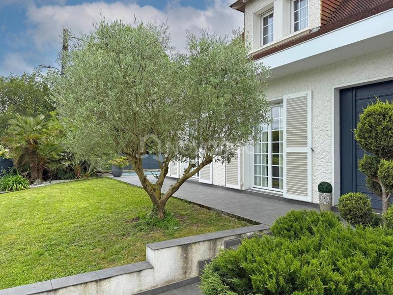 Maison - 190 m² - 6 pièces