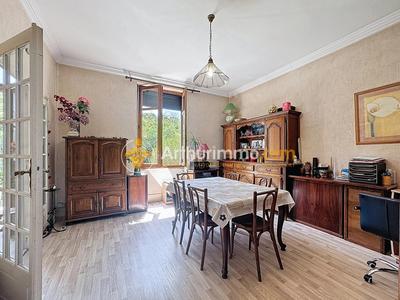 Maison - 187 m² - 7 pièces