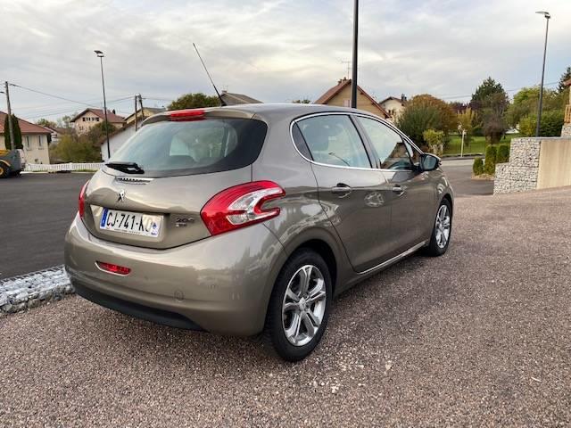 Peugeot 208 1.6 E-Hdi 92 Allure