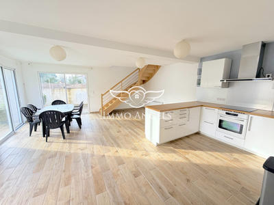 Maison traditionnelle - 79 m² - 4 pièces