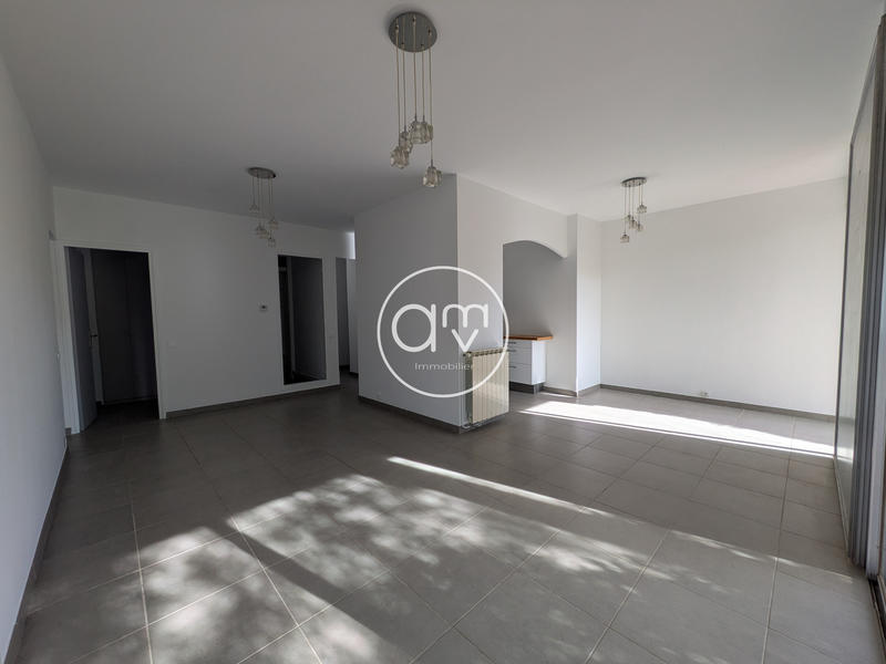 Appartement - 90 m² - 3 pièces