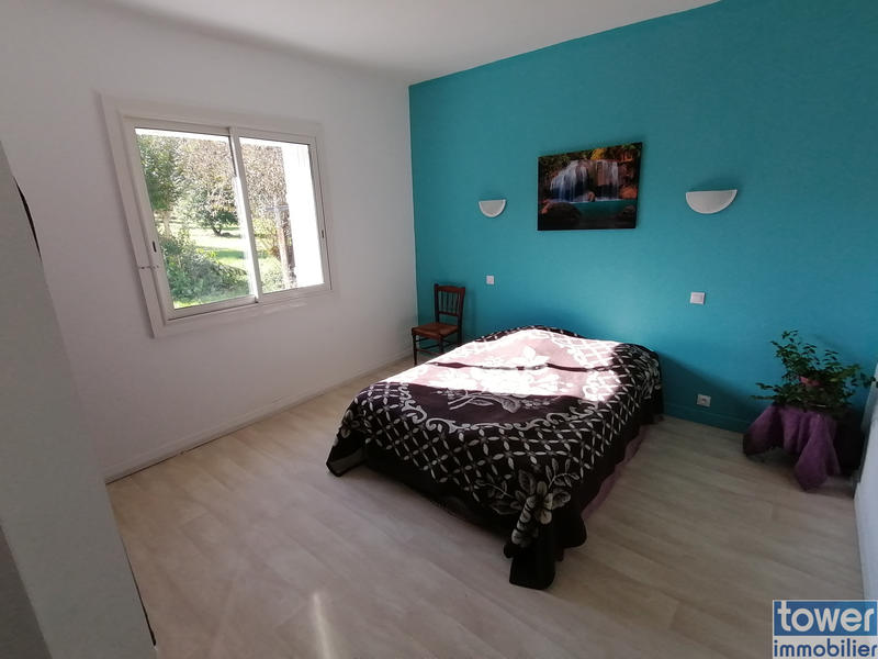 Maison - 285 m² - 9 pièces