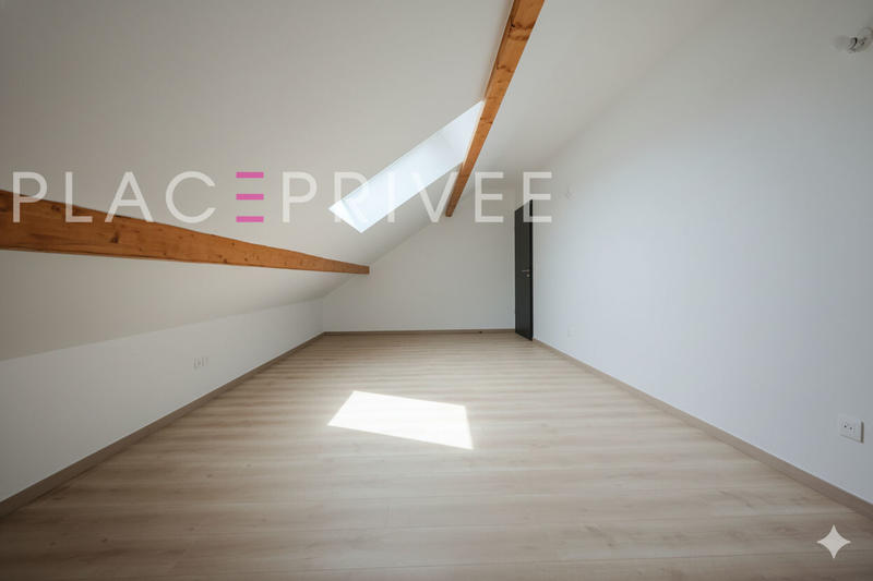 Appartement - 80 m² - 3 pièces