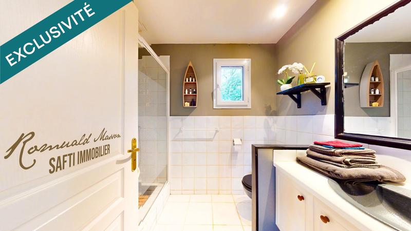 Maison - 240 m² - 9 pièces