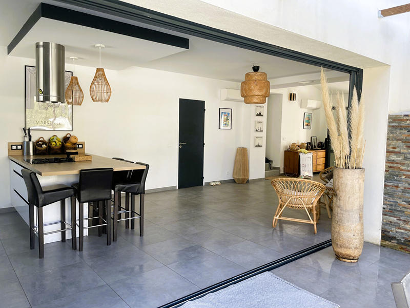 Maison - 196 m² - 7 pièces