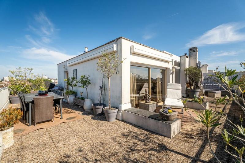 Appartement - 214 m² - 7 pièces