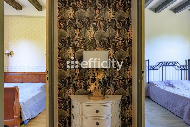 Demeure - 210 m² - 6 pièces