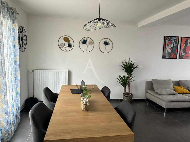 Maison - 98 m² - 4 pièces