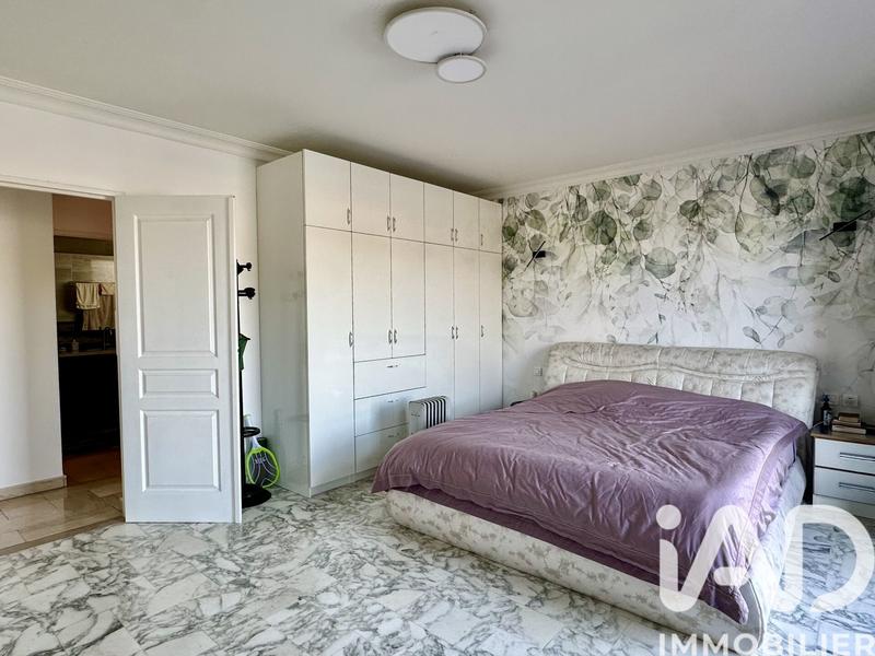 Maison - 161 m² - 8 pièces