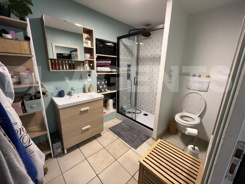 Maison - 270 m² - 10 pièces