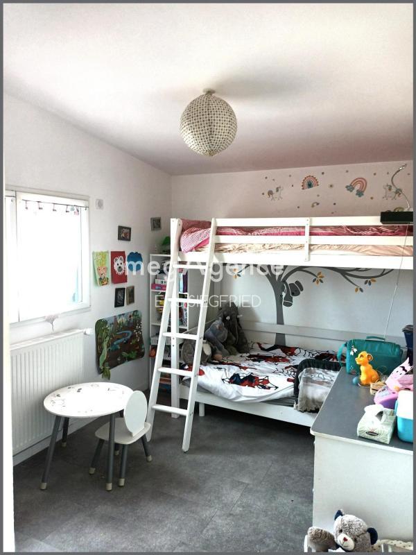 Maison - 99 m² - 5 pièces