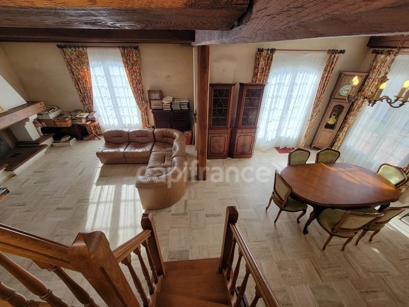 Maison - 182 m² - 8 pièces