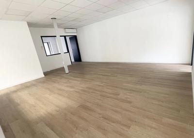 Local commercial - 134 m² - 5 pièces