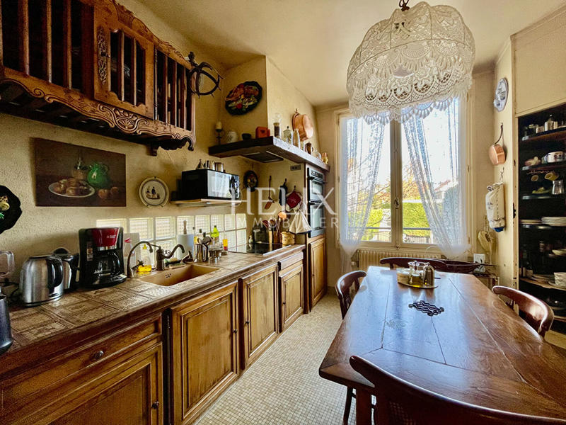 Maison - 200 m² - 7 pièces