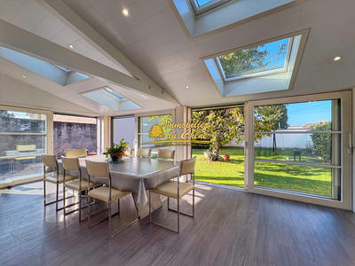 Maison - 200 m² - 6 pièces