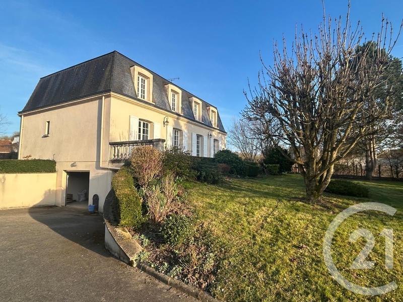 Maison - 182 m² - 8 pièces