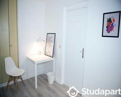 Chambre - 90 m² - 1 pièce
