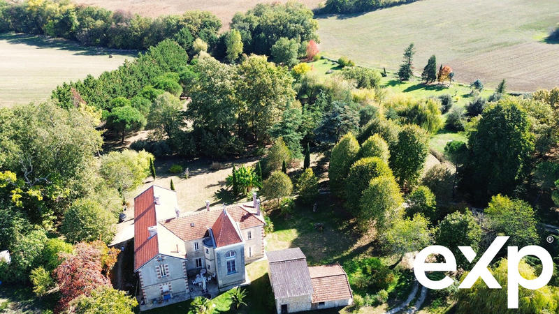 Maison - 365 m² - 10 pièces