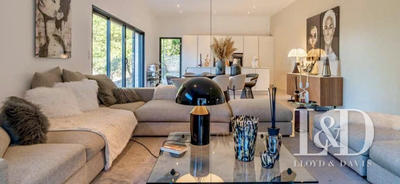 Maison contemporaine - 191 m² - 6 pièces