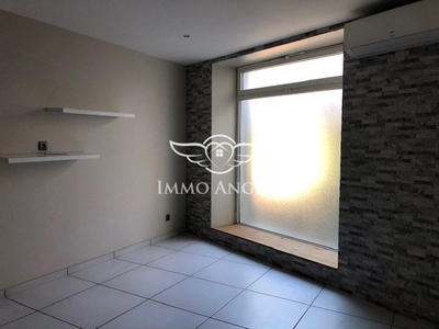 Local commercial - 53 m² - 4 pièces