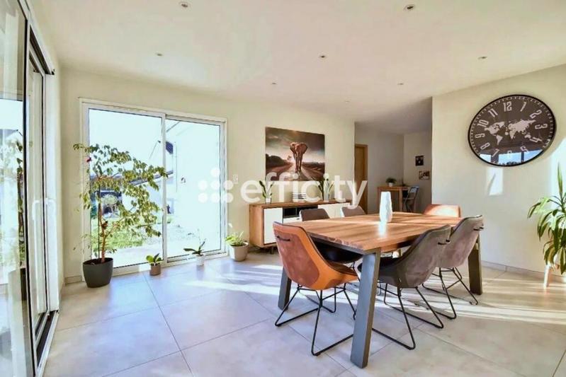 Villa - 185 m² - 8 pièces