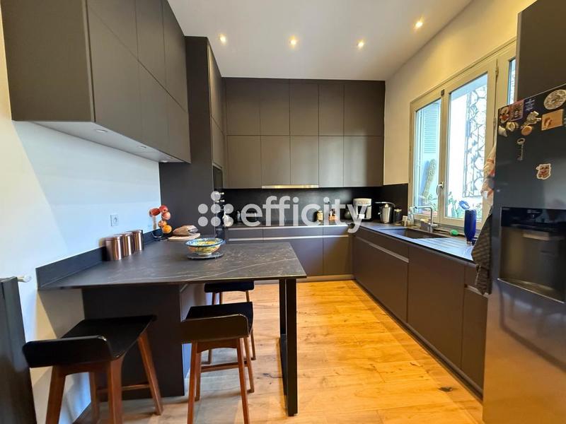 Maison bourgeoise - 335 m² - 8 pièces