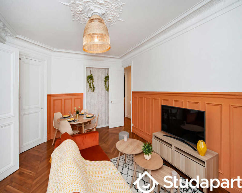 Chambre - 140 m² - 1 pièce