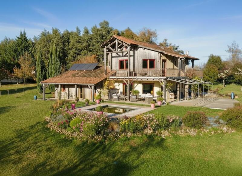 Maison - 215 m² - 8 pièces